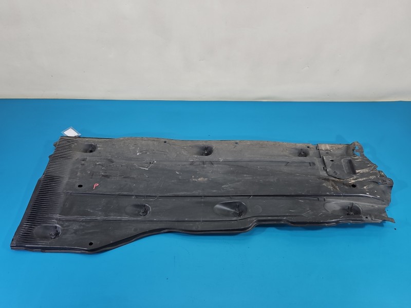 Osłona ZAŚLEPKA PLASTIK przetarcia, PŁYTA PODWOZIA Vw Golf Sportsvan 5Q0825202S