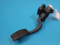 Pedał gazu potencjometr Opel Corsa E 13305804 1.4 16V (B14xer)