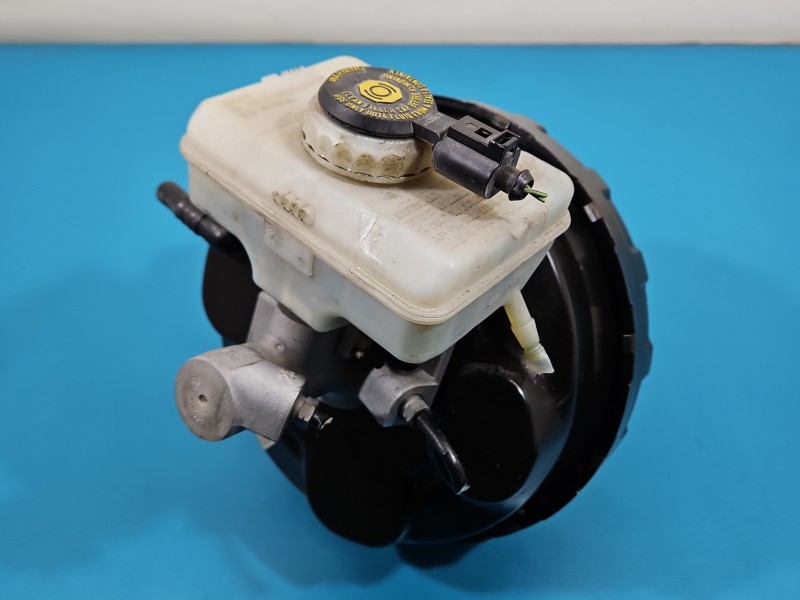 Serwo hamulcowe AUDI Q5 08- 8R0612103H 2.0 TFSI