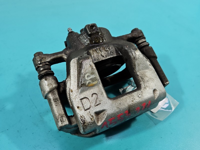 Zacisk przód prawy Toyota Auris II 1.8 hybryda