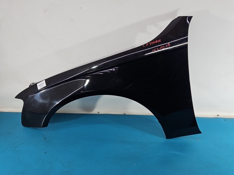 Błotnik przód lewy AUDI A4 B8 LY9B