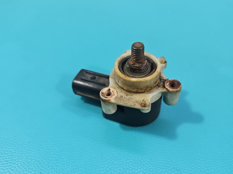 Czujnik poziomowania xenon Toyota Avensis III T27 8J1622, B010616-1