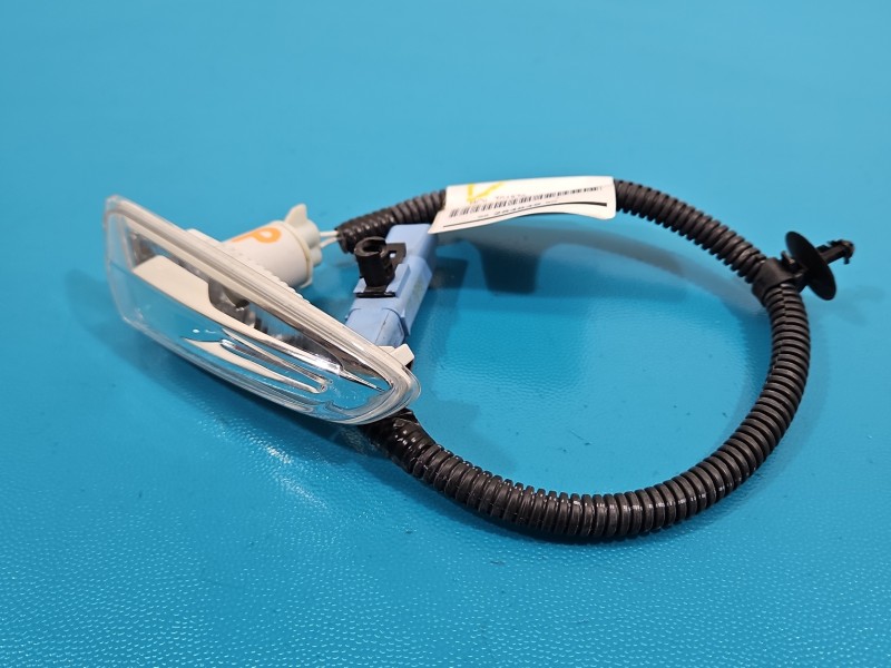 Kierunkowskaz przód prawy świateł Opel Grandland 9825484980, 13491089