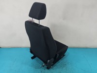 Fotel lewy przód kierowcy Suzuki Swift Mk6 EU 5d Suzuki, Europejska, Regulowany ręcznie, dziury w materiale