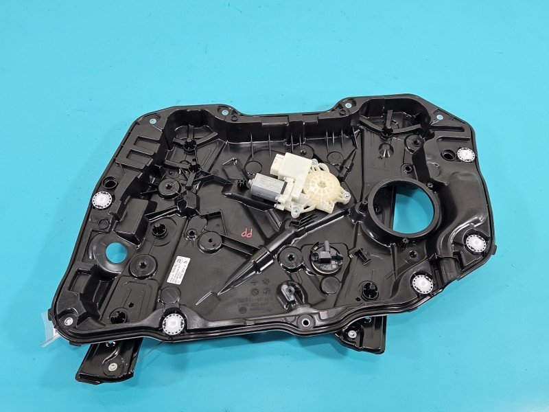 Podnośnik przód prawy BMW G20 8495866 4d sedan