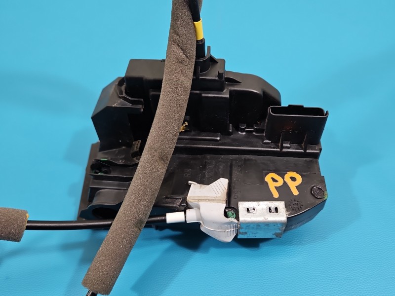 Zamek przód prawy Renault Kadjar EUROPA Europejska, 3pin. Brak nr