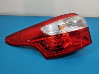 Lampa tył lewa Ford Focus Mk3 kombi Uszkodzony klosz KOMBI 10-14 W BŁOTNIK EUROPA