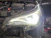 Reflektor lewy lampa przód Toyota Avensis III T27 EUROPA