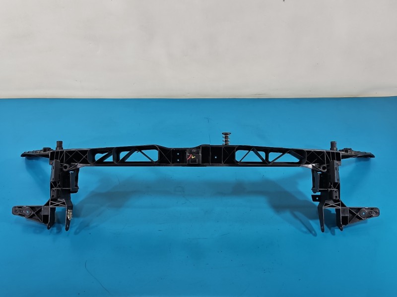 WZMOCNIENIE CZOŁOWE Pas przedni Mercedes W177