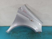 Błotnik przód prawy Toyota Yaris I srebrny 1E7