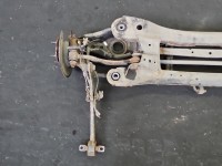 Tylna belka oś tył Toyota Auris II 1.8 hybryda