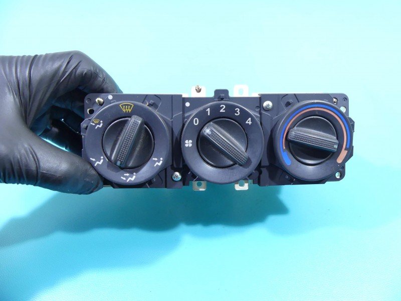 Konsola panel nawiewu Honda Civic VII 3P260-30700