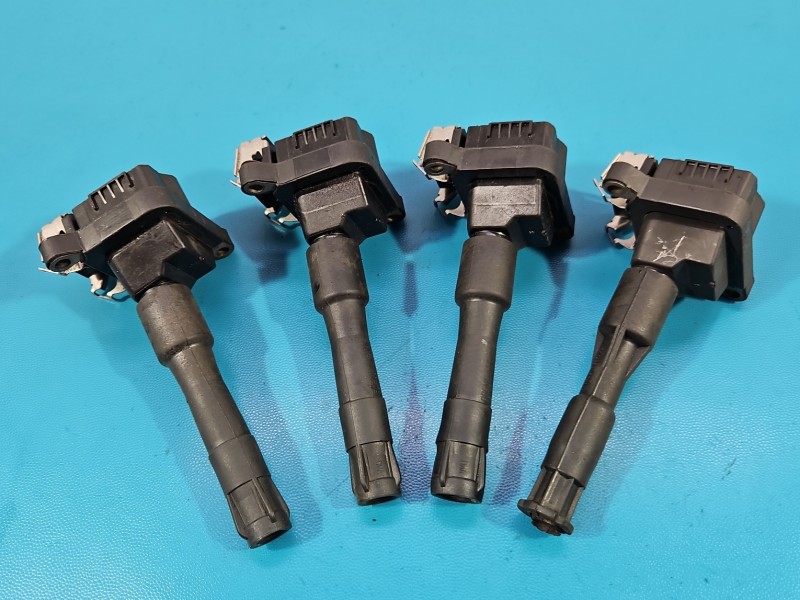Cewka zapłonowa BMW X5 E53 4.4 V8 4 sztuki, komplet 3 PIN 0221504004