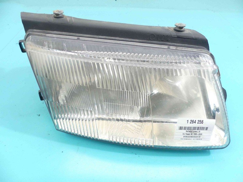 Reflektor prawy lampa przód Vw Passat B5 EUROPA