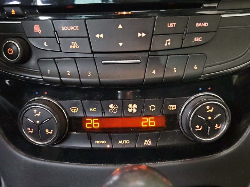 Konsola panel nawiewu Peugeot 508 I