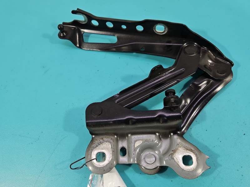 Zawias maski prawy Skoda Superb III LF9R