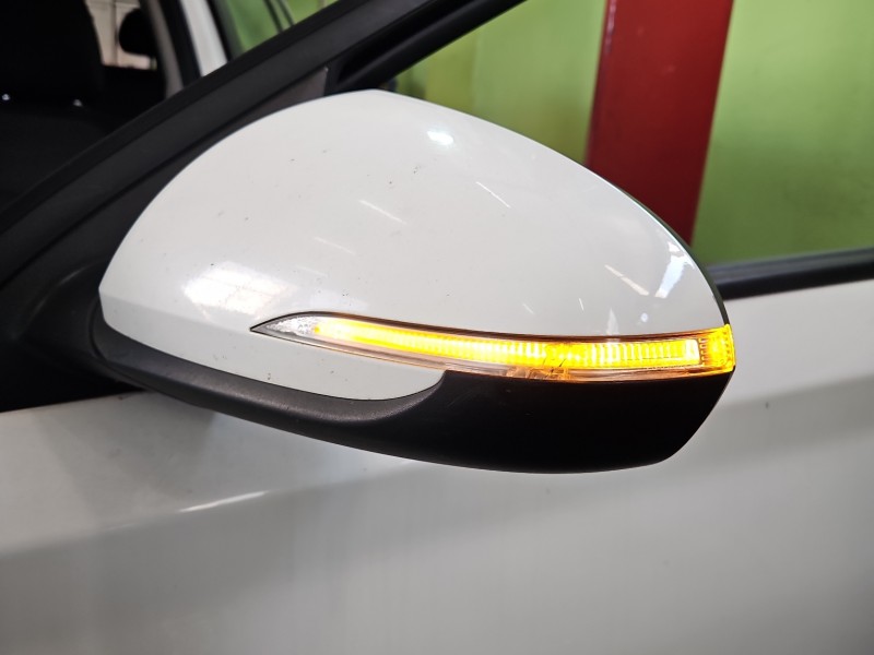 Lusterko lewe Hyundai I30 III 16- elektryczny, Europejska, Kod lakieru: PYW, Pęknięty kierunkowskaz, nie działająca...