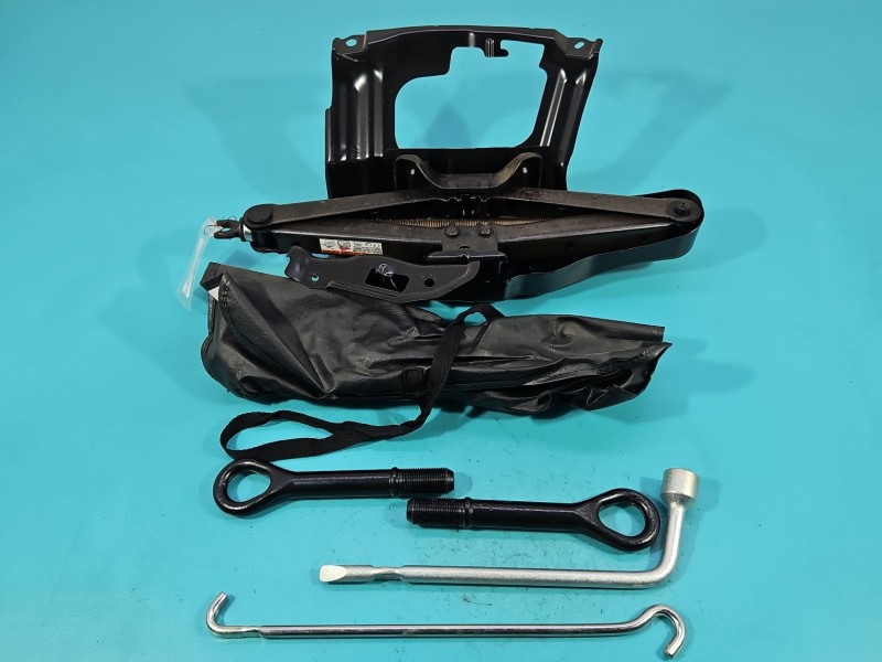 lewarek Podnośnik samochodowy trapezowy Toyota Rav4 IV