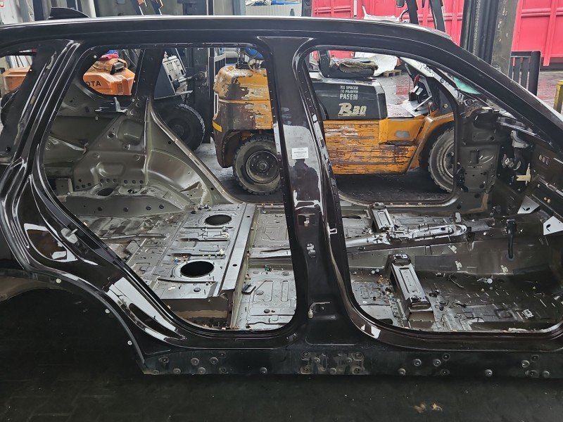 Próg prawy SŁUPEK ŚRODKOWY B BMW X5 F15 HB 5d SPARKLING BROWN METALLIC B53