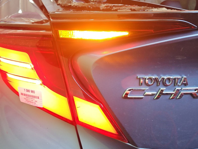 Lampa tył lewa klapy Toyota C-HR I 16-23 HB EUROPA 81590-F4130-00