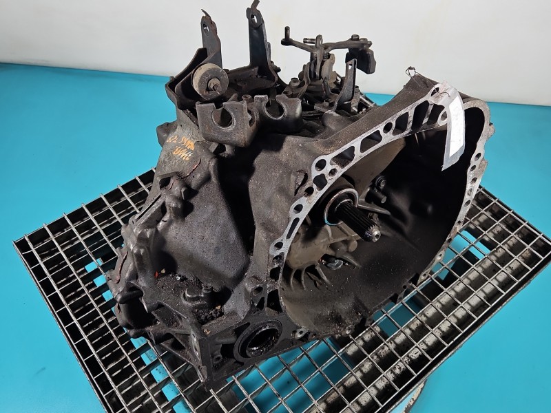 Skrzynia biegów Toyota Avensis II T25 2.2 d-cat