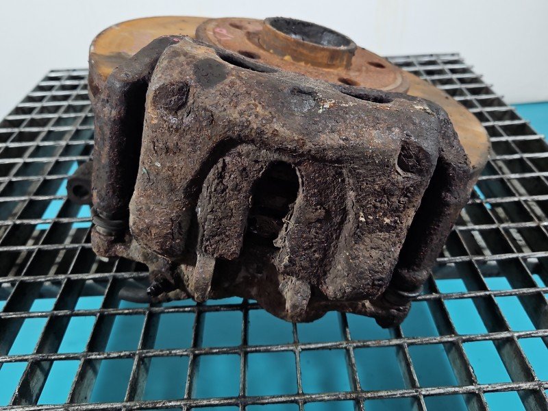 Zacisk przód lewy Renault Trafic II 1.9 dci