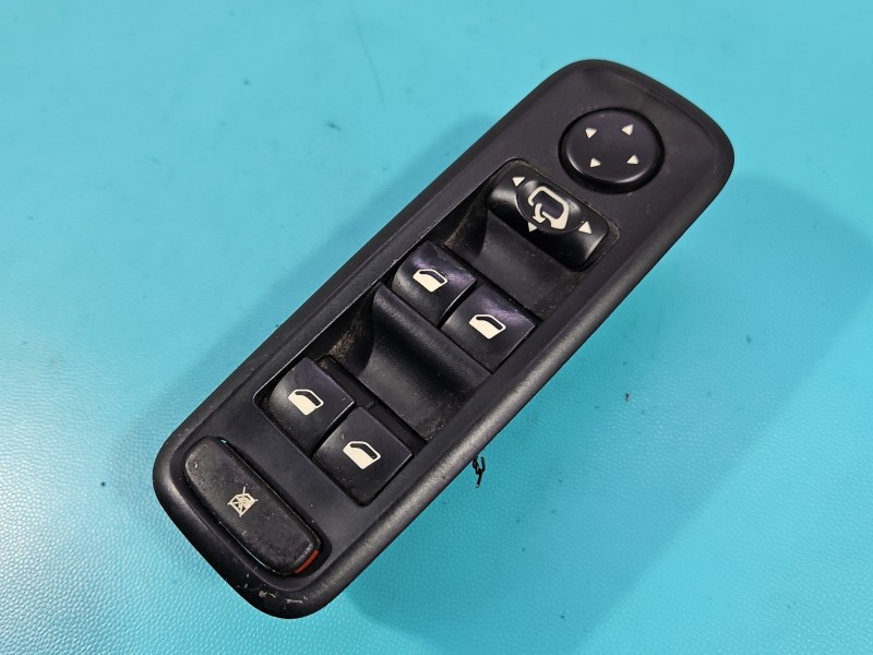 Przełącznik szyb Peugeot 807 14996390XT Peugeot EU