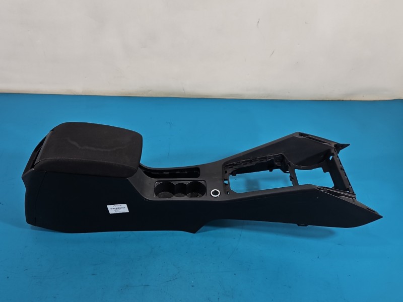 Podłokietnik TUNEL Skoda Octavia III 5E1863241 EUROPA