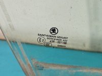 Szyba drzwi przód prawa Skoda Superb III kombi