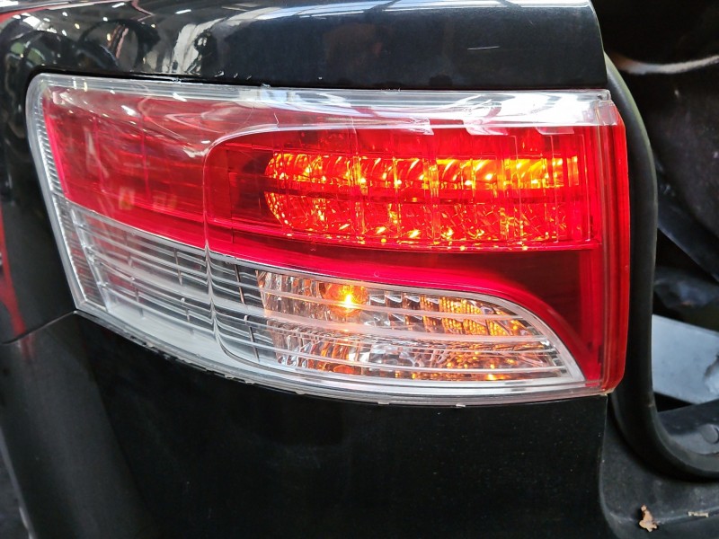 Lampa tył lewa TOYOTA Toyota Avensis III T27 sedan