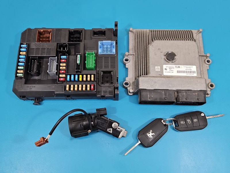 Komputer Sterownik silnika Peugeot 2008 I 13-19 1.2 12V 9806671980, 9818160080