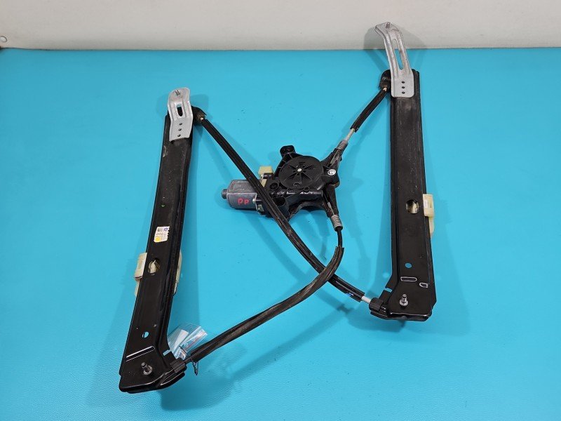 Podnośnik przód prawy Skoda Karoq 0130822716 5d Podnośnik przód prawy Skoda Karoq 0130822716 5d