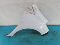Błotnik przód prawy Toyota Yaris III 040