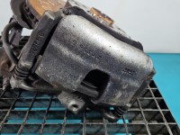 Zacisk przód lewy Skoda Octavia IV 1.5 TSI (DXDA)