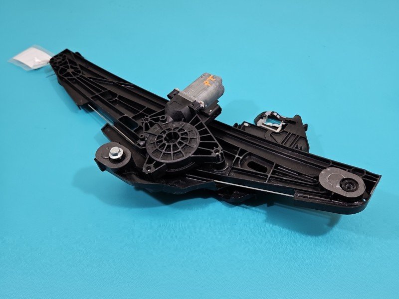 Podnośnik tył prawy Opel Astra VI L 9829048380, 9830816680 HB