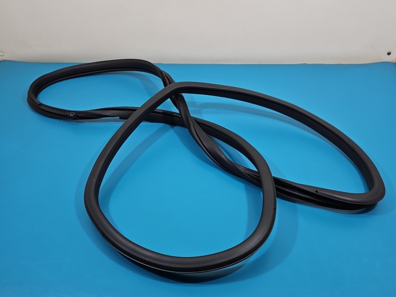 Uszczelka drzwi tył prawa Renault Kadjar