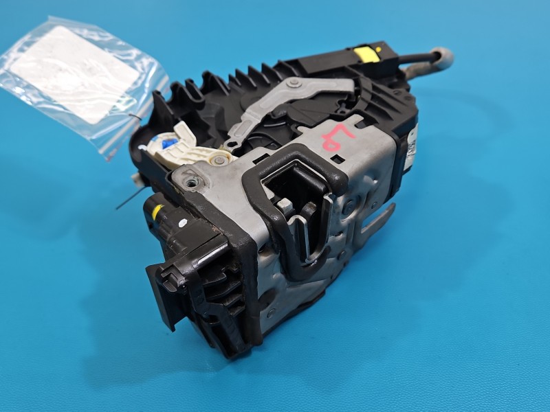 Zamek przód lewy A0997200101 Mercedes W222 EUROPA Mercedes, 5+2pin