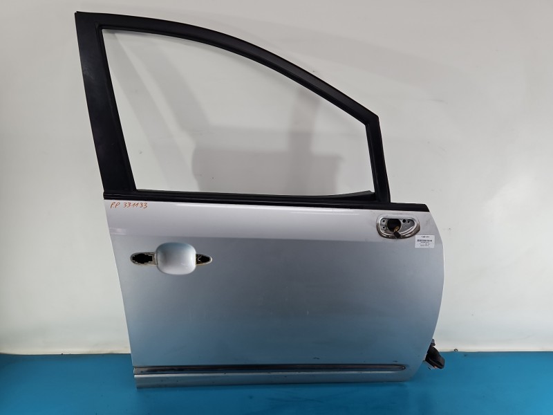 DRZWI PRZÓD PRAWE PASAŻERA Kia Carens III 06-13 5d srebrny 7S