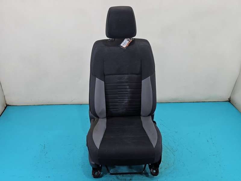 Fotel prawy przód pasażera Toyota Auris II 5d EUROPA