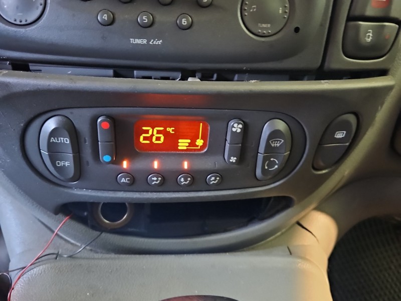 Konsola panel nawiewu Renault Scenic I 7700435401