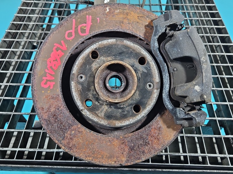 Zwrotnica prawa piasta przód 1.2 12V Citroen C3 III 16-24