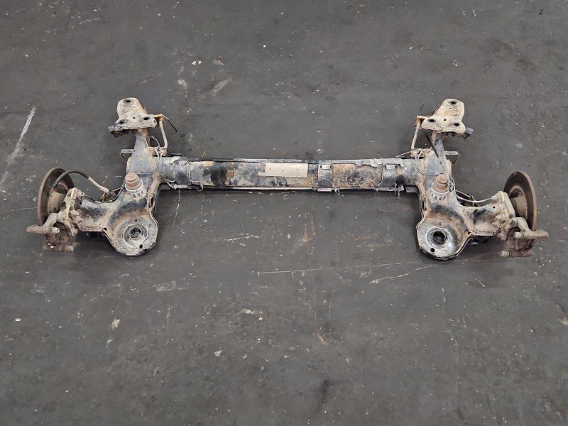 Tylna belka oś tył Peugeot 2008 I 1.6 hdi