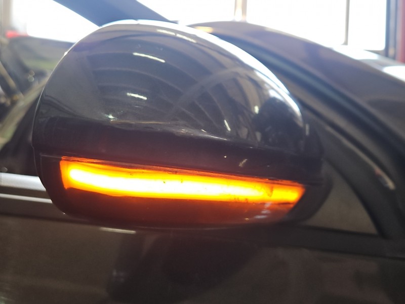 Lusterko prawe Vw Passat B6 LC8Z EUROPA / Lakier: LC8Z / 6pin/ rysy na obudowie europa