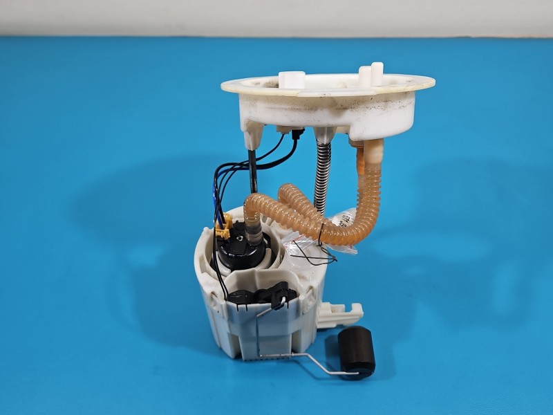 pompka Pompa paliwa bmw F30 2.0d 7243972-10, 0580204019 Producent części: BMW