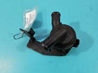 Pompka obiegu wody pompa AUDI A4 B8 2.0 tdi Cag 03L965561A