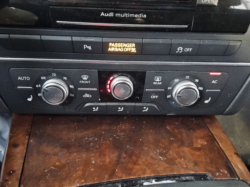 Konsola panel nawiewu AUDI A6 C7 4G0820043AH