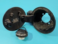 Klapka wlewu paliwa Kia Niro I 16-22 czarny, Producent części: KIA, Europejska, Kod lakieru: ABT, Rysy / czarny ABT