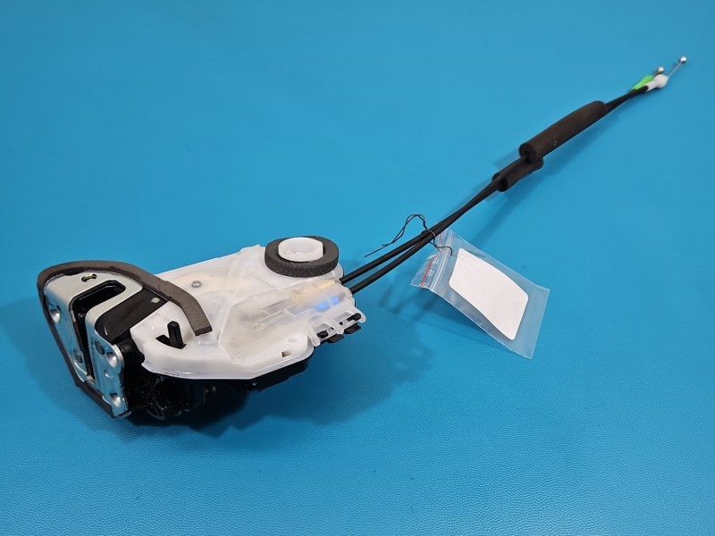 Zamek tył lewy 10521223 Toyota Rav4 V TOYOTA