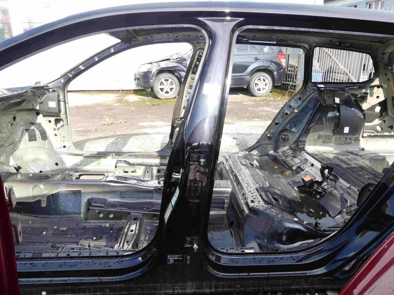 Próg lewy SŁUPEK ŚRODKOWY B Vw Passat B8 kombi 5d czarny LC9X/ 2T2T