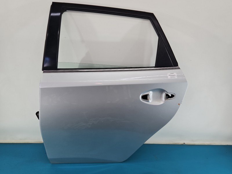 Drzwi tył lewe Toyota Auris II HB 5d srebrny, 1F7